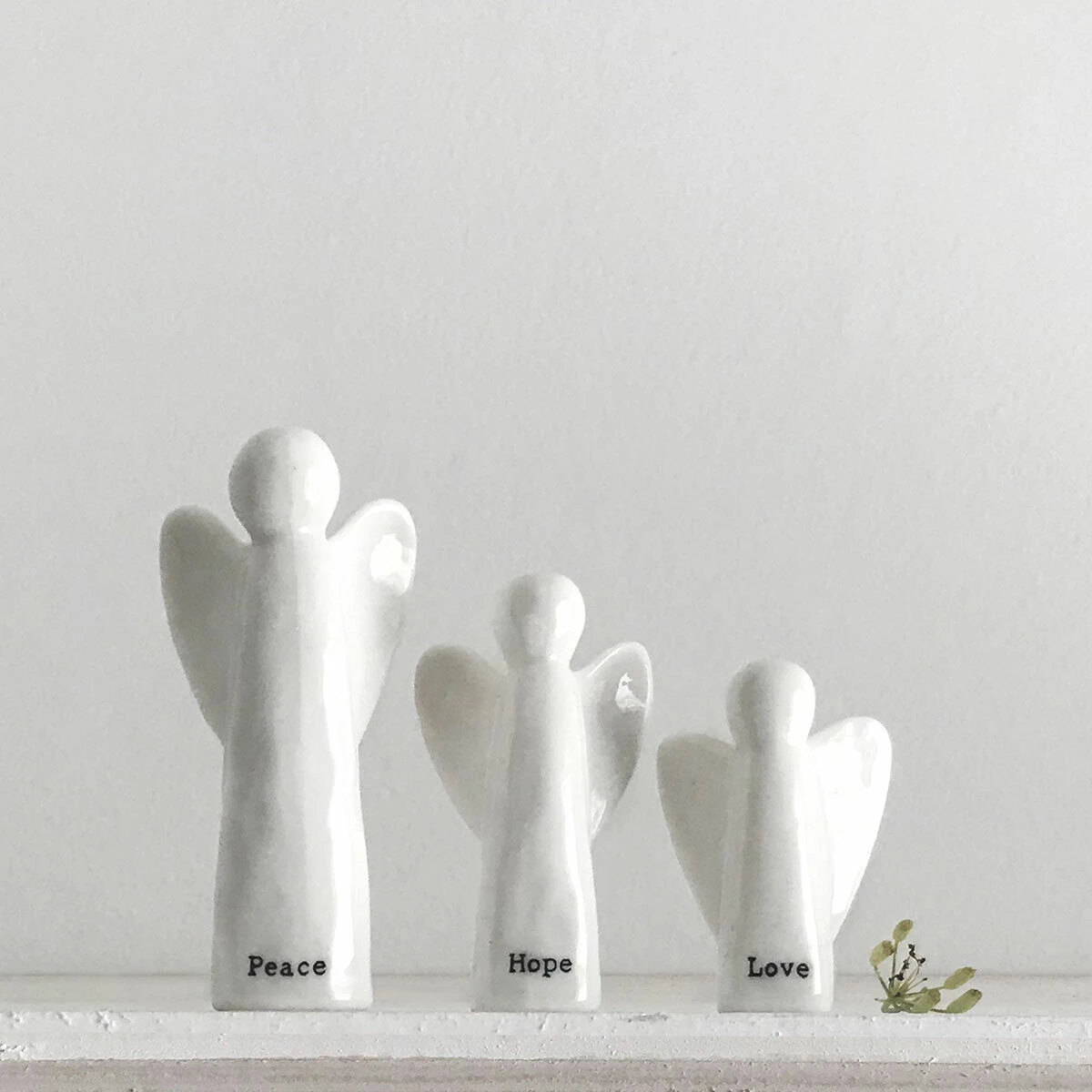 East Of India Christmas Set Of 3 Porcelain Angels 6 East Of India Christmas Set Of 3 Porcelain Angels - Image 4