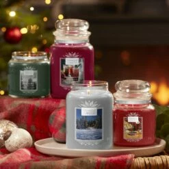 Yankee Candle Candlelit Cabin Large Jar Candle 11 Yankee Candle Candlelit Cabin Large Jar Candle -Campus Gifts Sales aw19 alpine christmas 4 jar landscape 1565170895