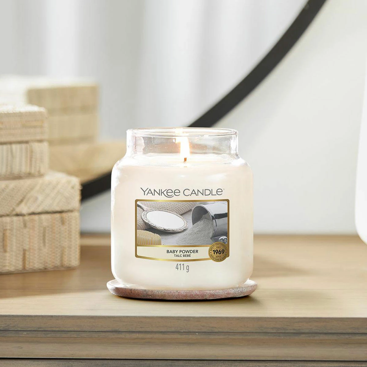 Yankee Candle Baby Powder Medium Jar Candle 5 Yankee Candle Baby Powder Medium Jar Candle - Image 3