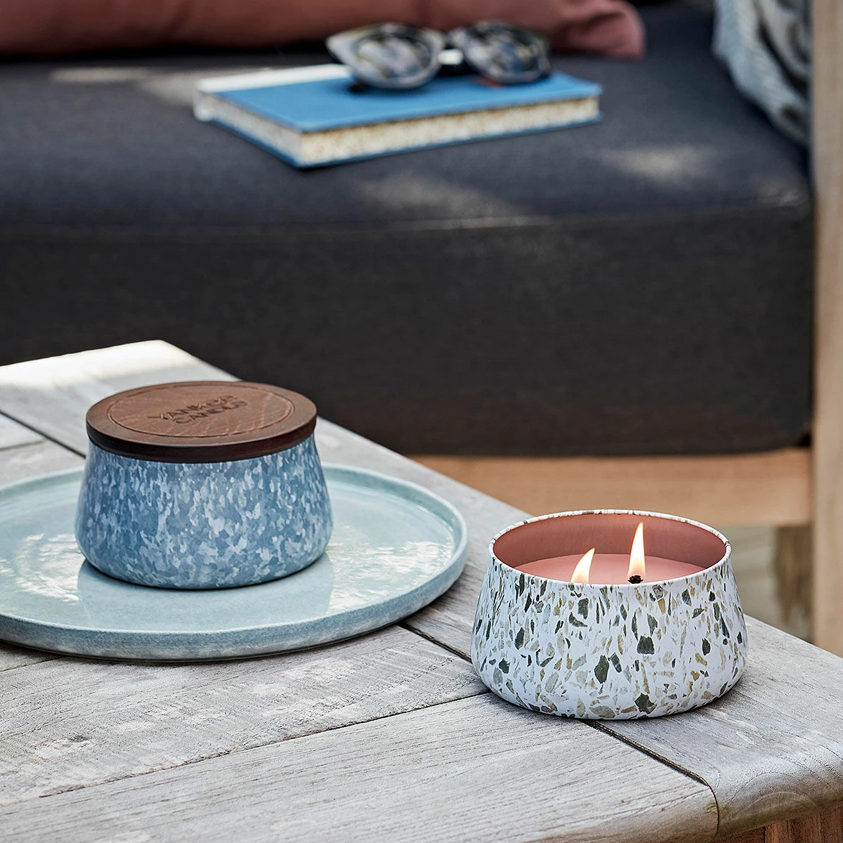 Yankee Candle Ocean Hibiscus Medium Outdoor Candle 6 Yankee Candle Ocean Hibiscus Medium Outdoor Candle - Image 4