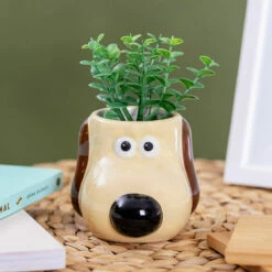 Campus Gifts Sales 34 Wallace & Gromit– Gromit Shaped Plant Pot