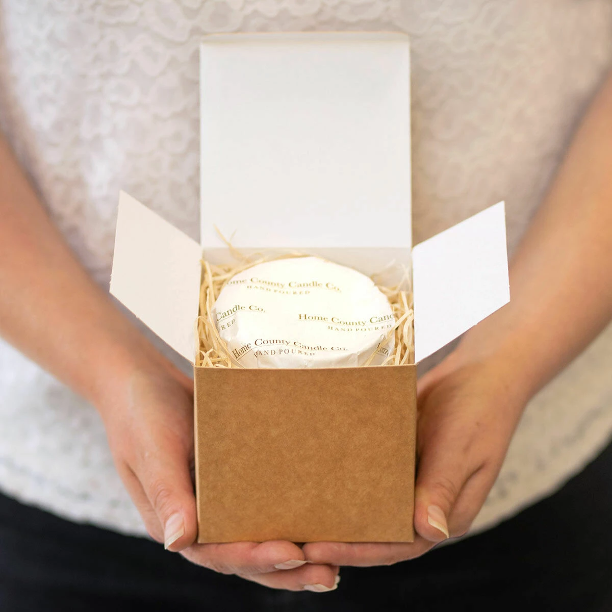 Home County Candle Co. The Shropshire - Sweet Pea Soy Candle 5 Home County Candle Co. The Shropshire - Sweet Pea Soy Candle - Image 3