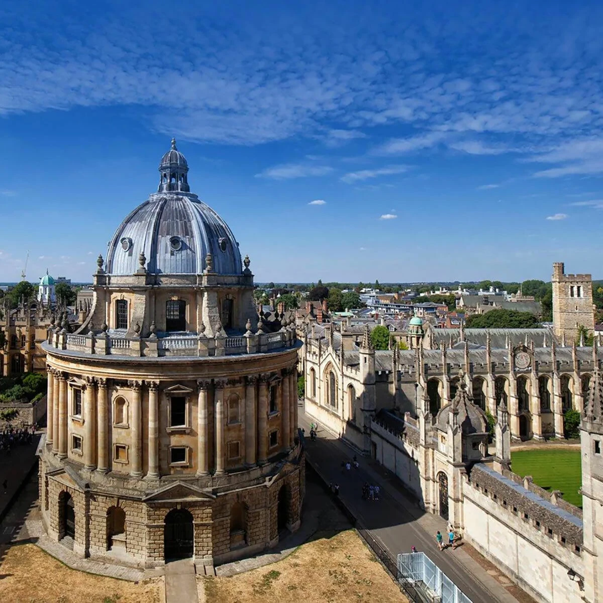 Home County Candle Co. The Oxfordshire - Green Tea & Bergamot Soy Candle 4 Home County Candle Co. The Oxfordshire - Green Tea & Bergamot Soy Candle - Image 2