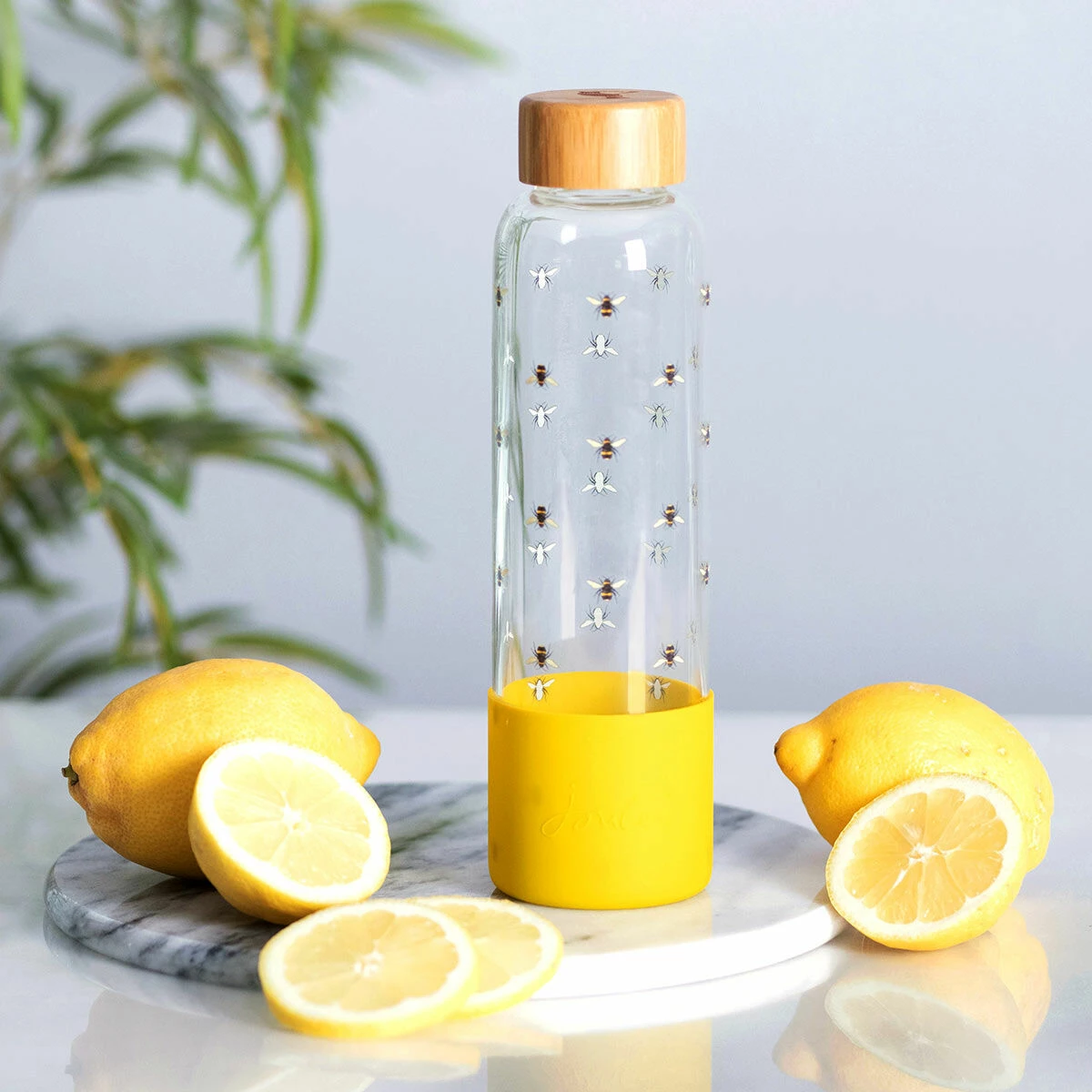 Joules Bees Glass Water Bottle 6 Joules Bees Glass Water Bottle - Image 4