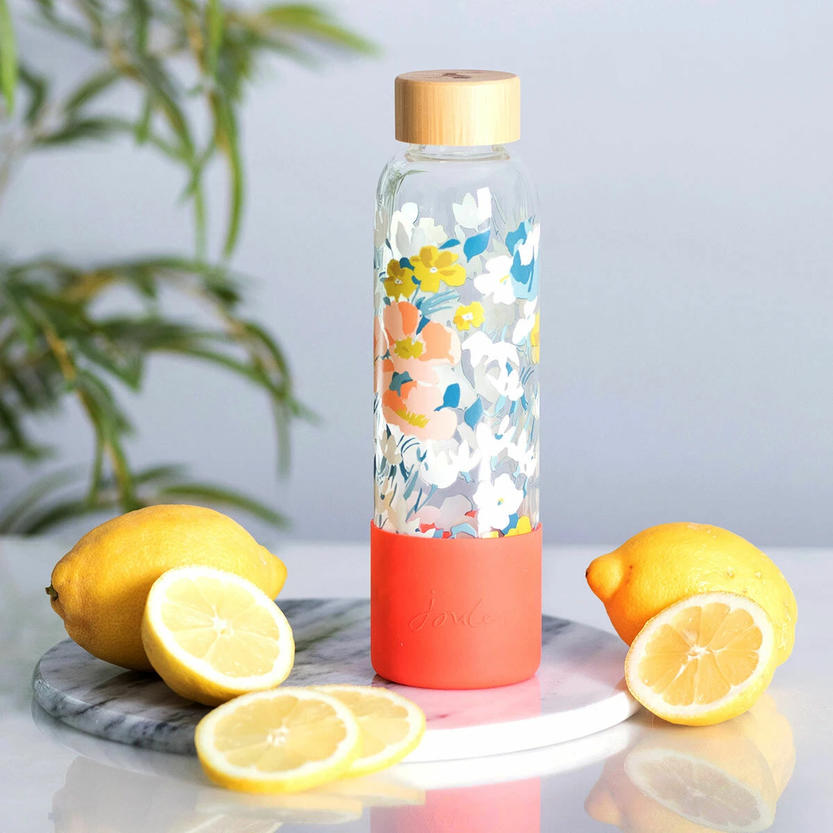 Joules Floral Print Glass Water Bottle 5 Joules Floral Print Glass Water Bottle - Image 3