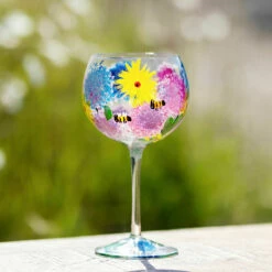 Lynsey Johnstone Hand Painted Alliums & Bees Gin Glass -Campus Gifts Sales lesser pavey lp49749 lynsey johnstone alliums bees gin glass lifestyle