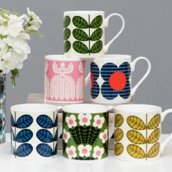 Orla Kiely Green Bunch Of Stems Large Mug 11 Orla Kiely Green Bunch Of Stems Large Mug -Campus Gifts Sales mclaggan orla kiely mugs collection nov2021 lifestyle 0v2 5