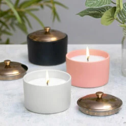 Paddywax Hygge 141g Tobacco & Vanilla White Ceramic Soy Candle -Campus Gifts Sales paddywax hy502eu hygee tobacco vanilla white ceramic candle 3