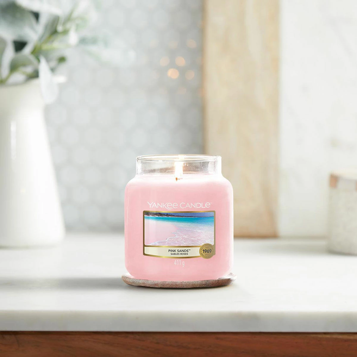 Yankee Candle Pink Sands Medium Jar Candle 5 Yankee Candle Pink Sands Medium Jar Candle - Image 3