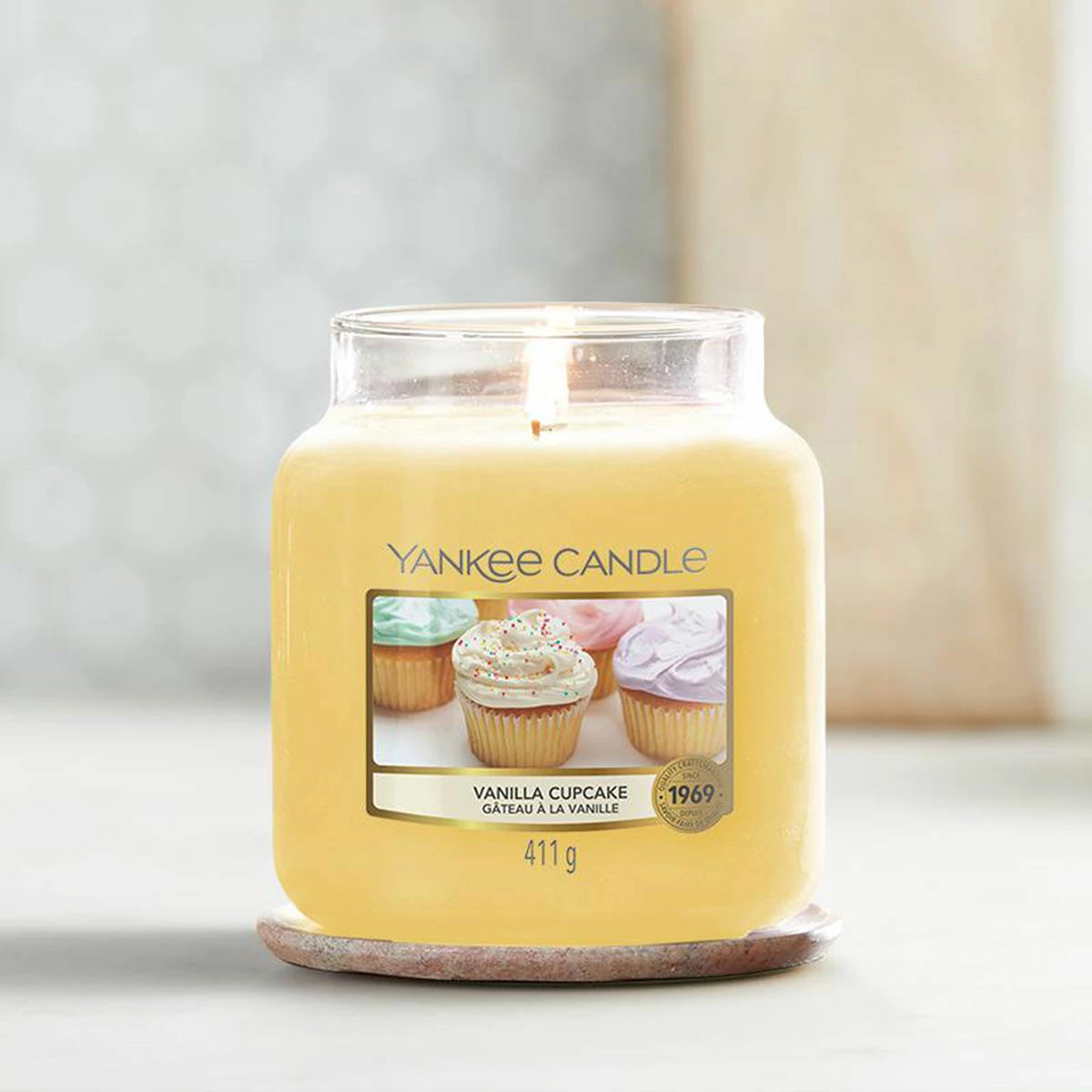Yankee Candle Vanilla Cupcake Medium Jar Candle 4 Yankee Candle Vanilla Cupcake Medium Jar Candle - Image 2