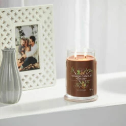 Yankee Candle Praline & Birch Signature Large Jar Candle -Campus Gifts Sales yankee candle 1629987e praline birch signature large jar candle lifestyle 1