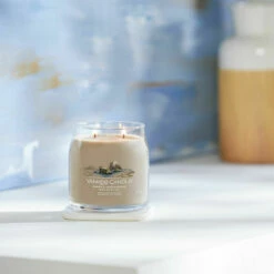 Yankee Candle Amber & Sandalwood Signature Medium Jar Candle -Campus Gifts Sales yankee candle 1630016e amber sandalwood signature medium jar candle lifestyle 1