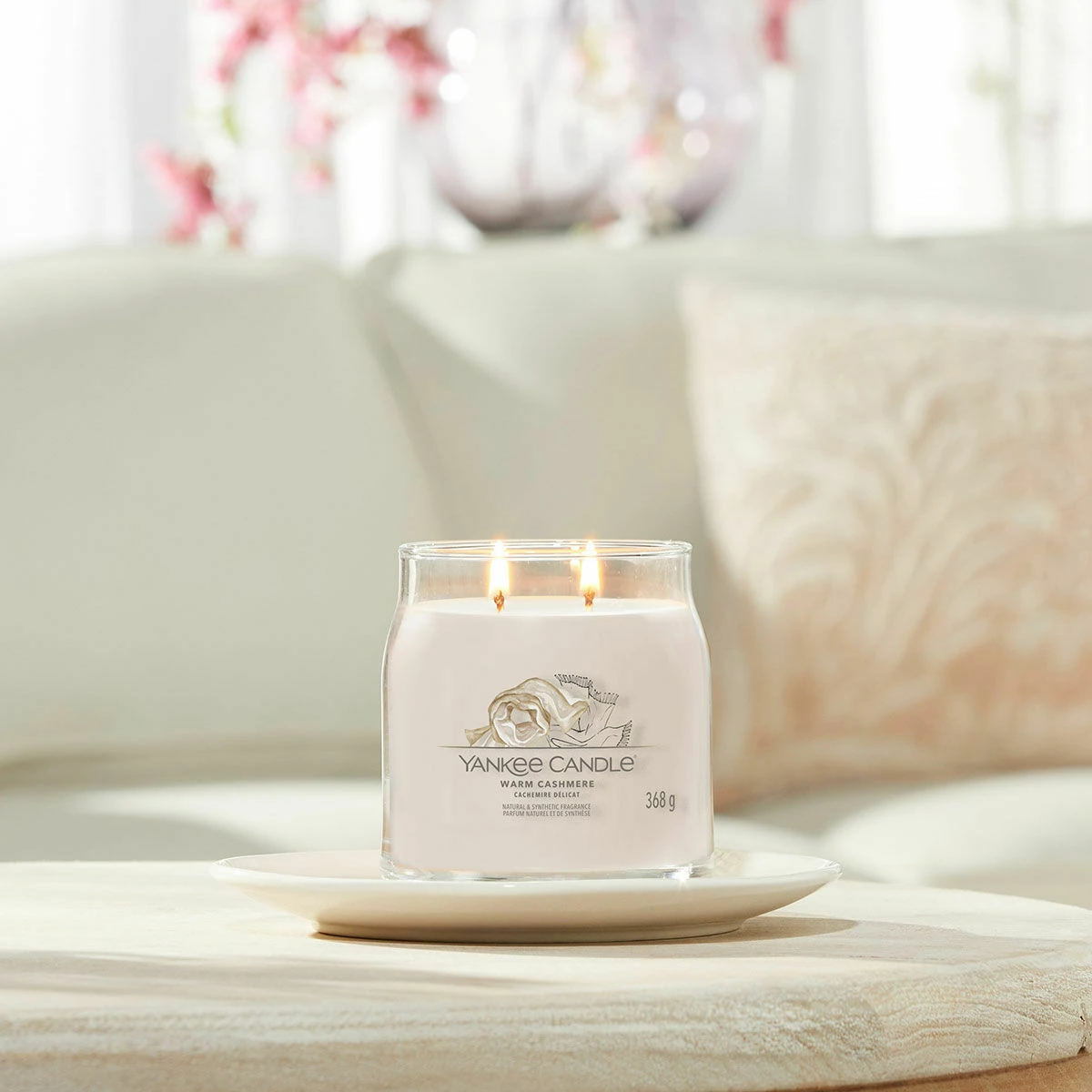 Yankee Candle Warm Cashmere Signature Medium Jar Candle 5 Yankee Candle Warm Cashmere Signature Medium Jar Candle - Image 3