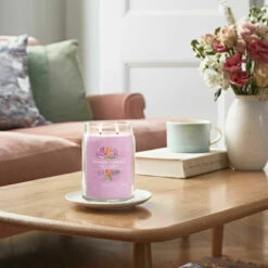 Yankee Candle Hand Tied Blooms Signature Large Jar Candle -Campus Gifts Sales yankee candle 1734800e hand tied blooms signature large jar candle lifestyle 6