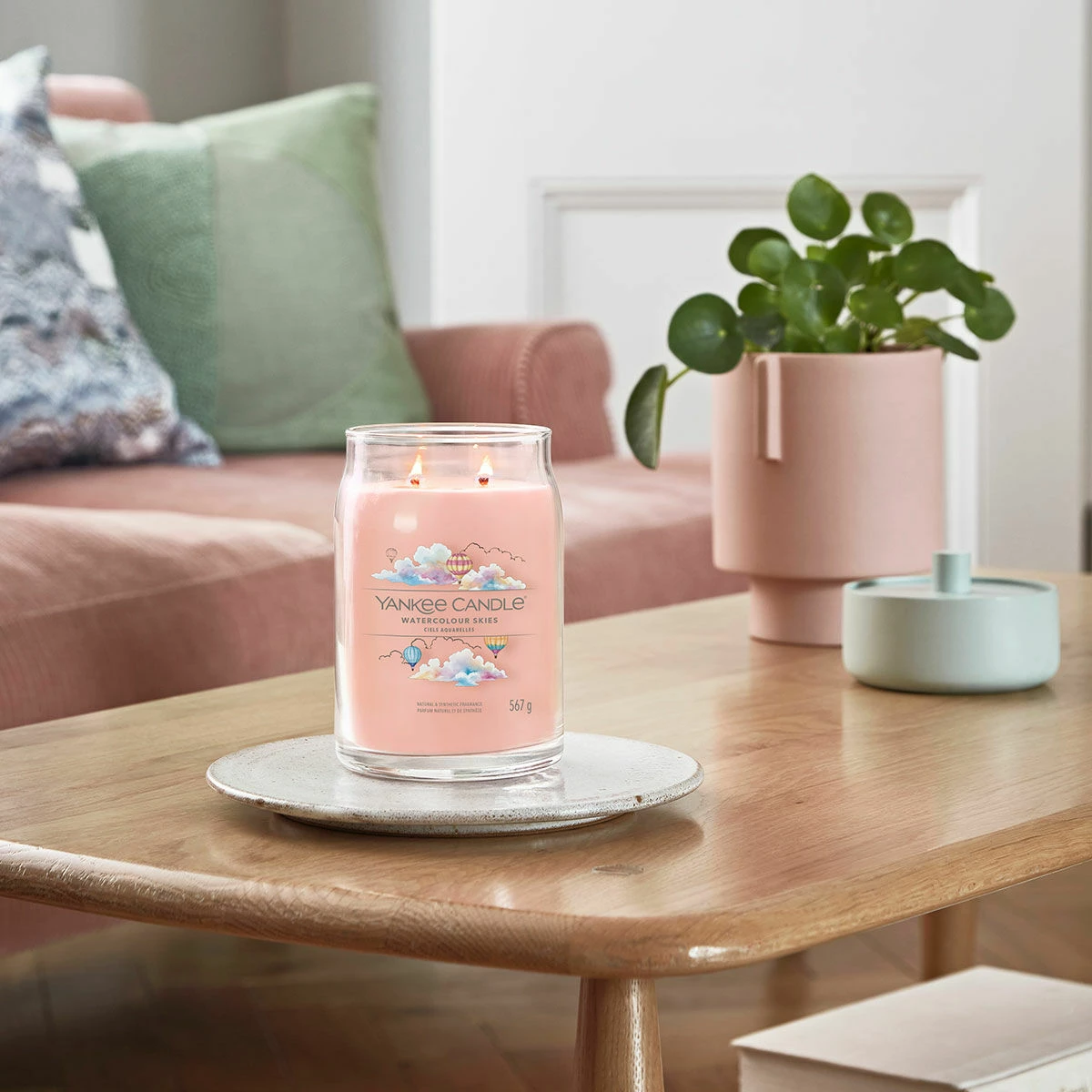 Yankee Candle Watercolour Skies Signature Large Jar Candle 5 Yankee Candle Watercolour Skies Signature Large Jar Candle - Image 3