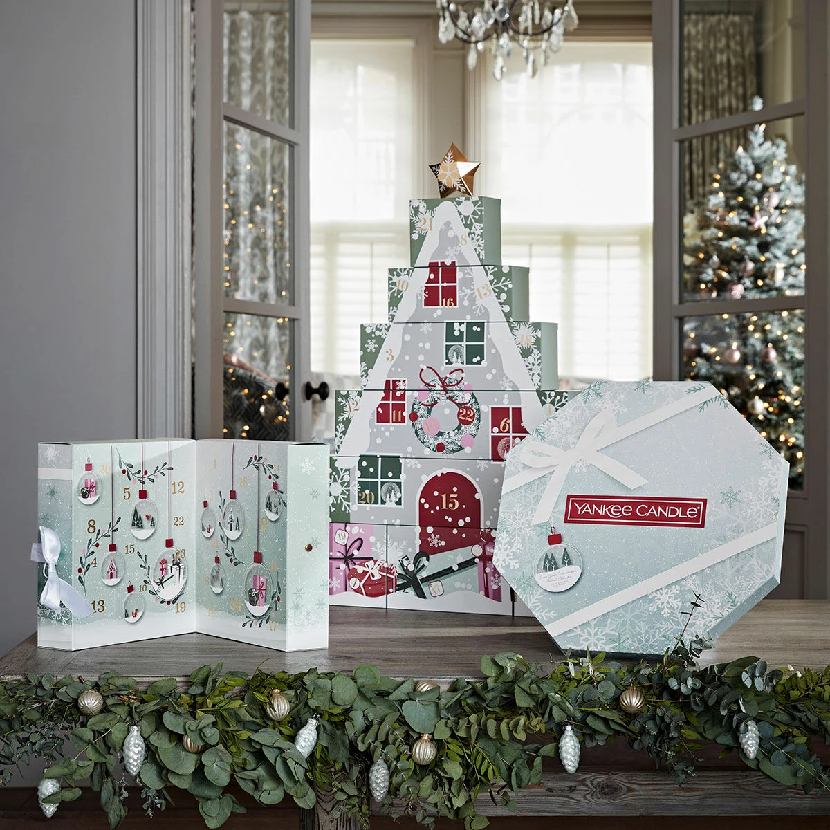 Yankee Candle Snow Globe Wonderland Advent Calendar Book 7 Yankee Candle Snow Globe Wonderland Advent Calendar Book - Image 5